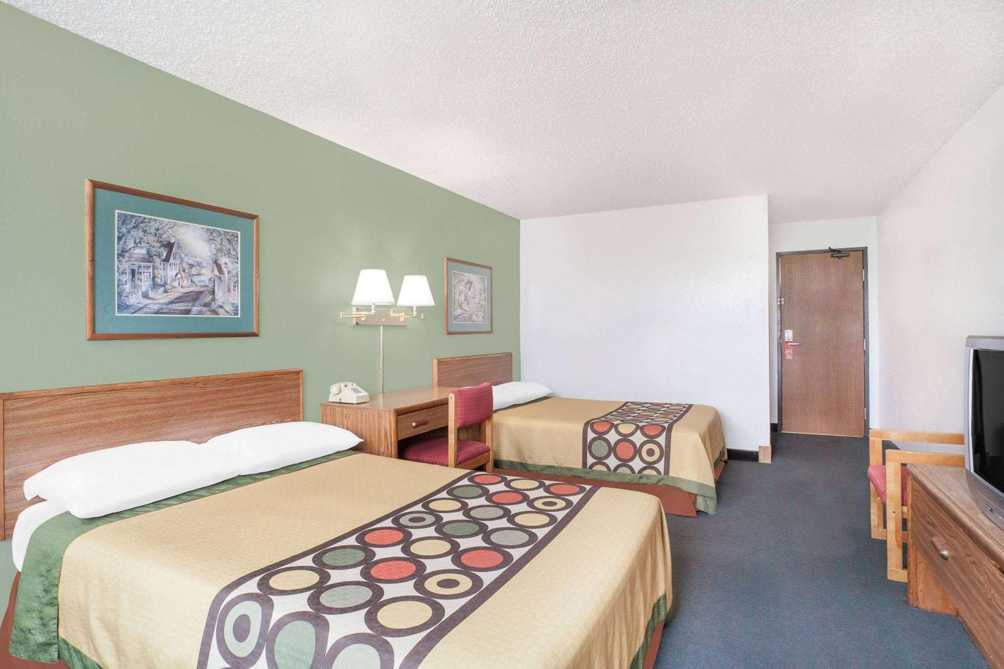 Super 8 By Wyndham Queensbury Glens Falls Exterior foto